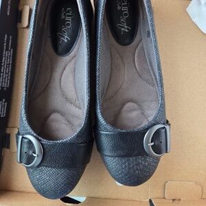 Women’s Black Ballet Flats Size 6M – Like New – Buckle Detail (Sofft / EuroSoft)